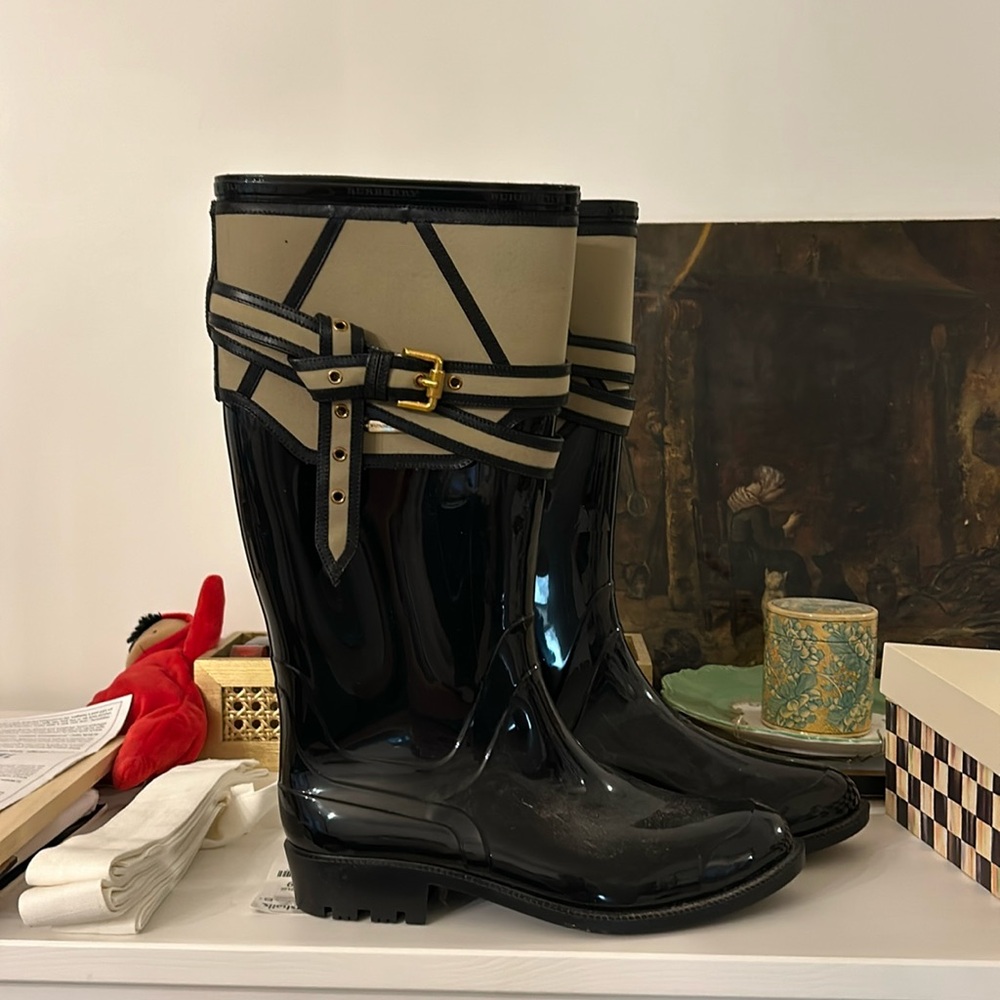 Burberry Rain Boots (41) NWOT